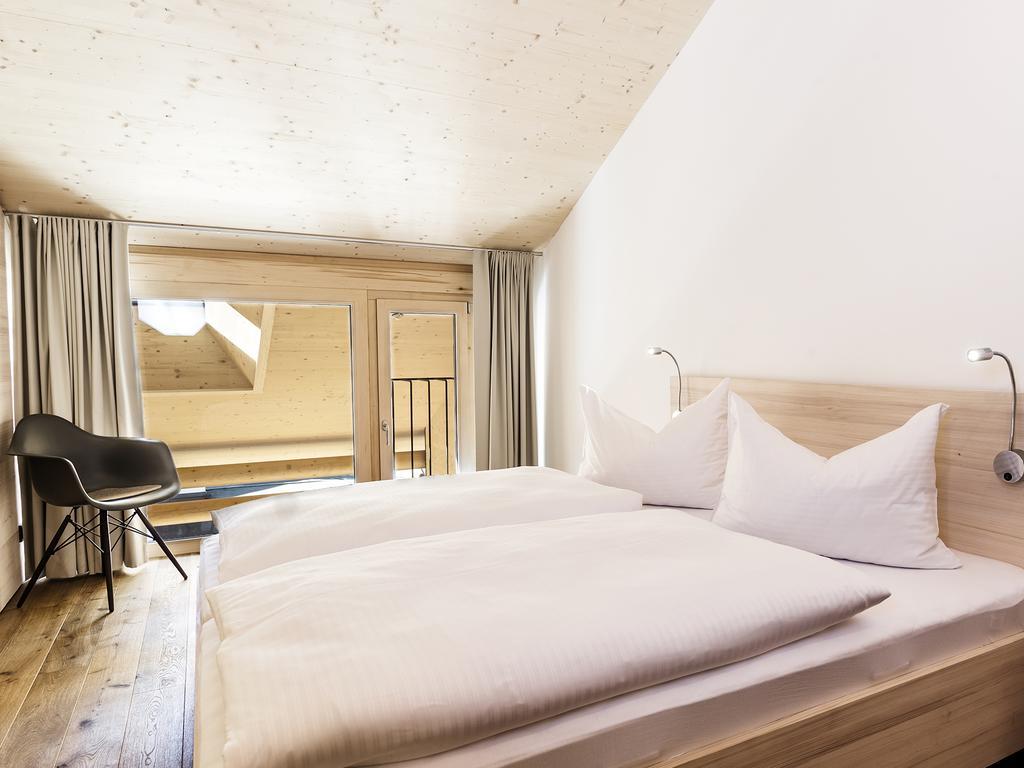 Alpen Select Apartments Kleinwalsertal Мителберг Стая снимка