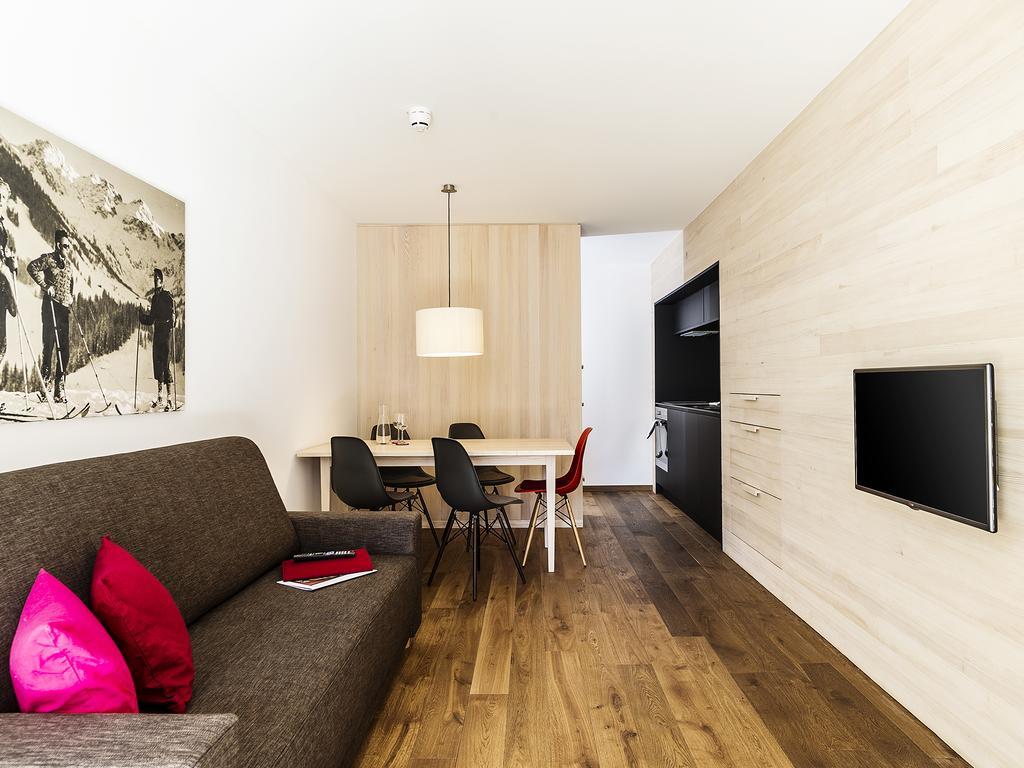 Alpen Select Apartments Kleinwalsertal Мителберг Стая снимка