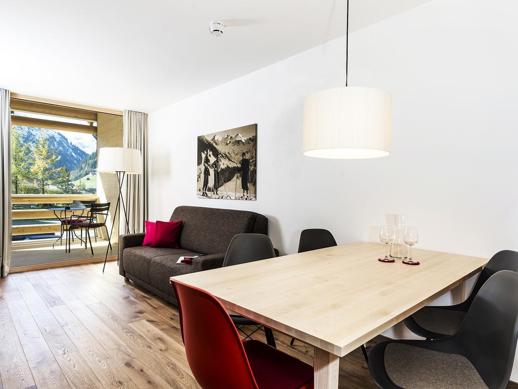 Alpen Select Apartments Kleinwalsertal Мителберг Стая снимка