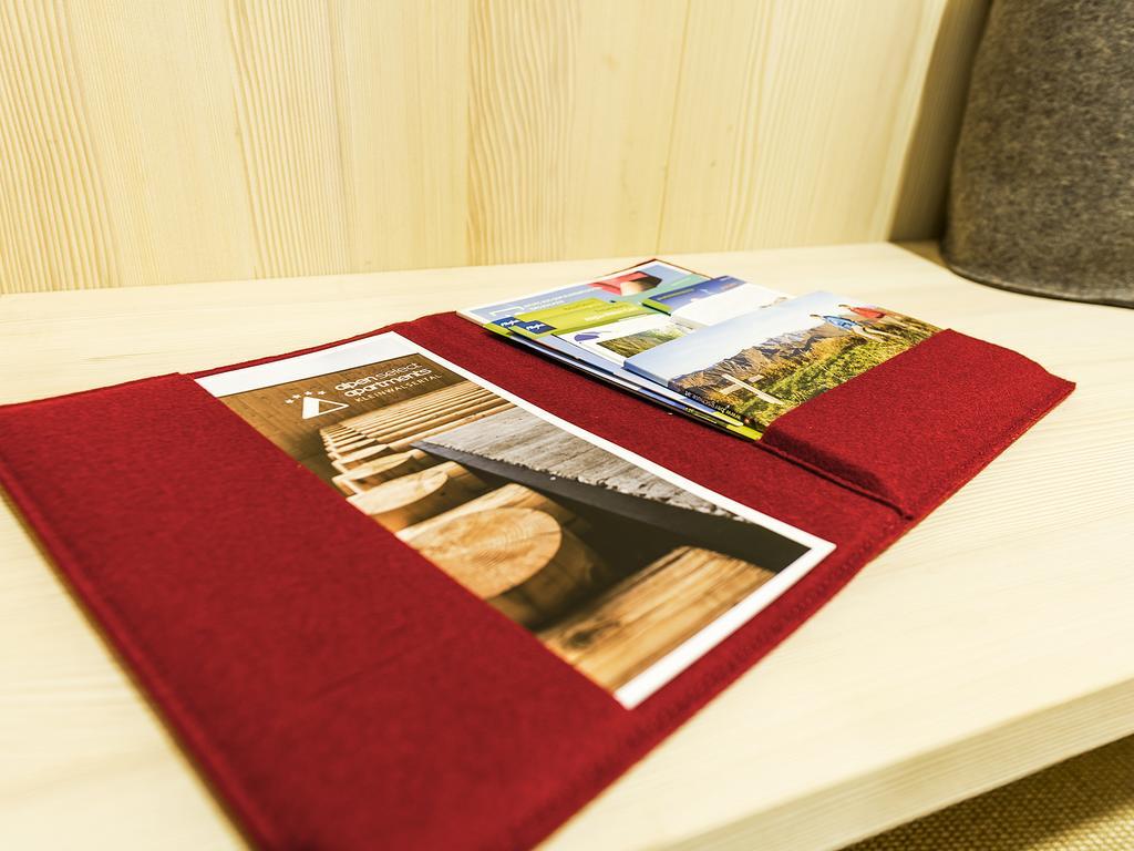 Alpen Select Apartments Kleinwalsertal Мителберг Стая снимка