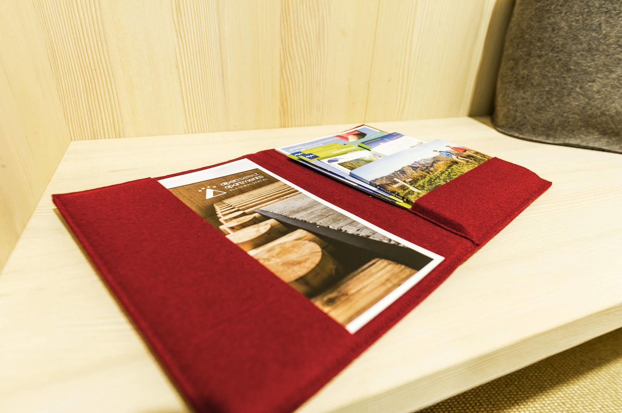 Alpen Select Apartments Kleinwalsertal Мителберг Екстериор снимка