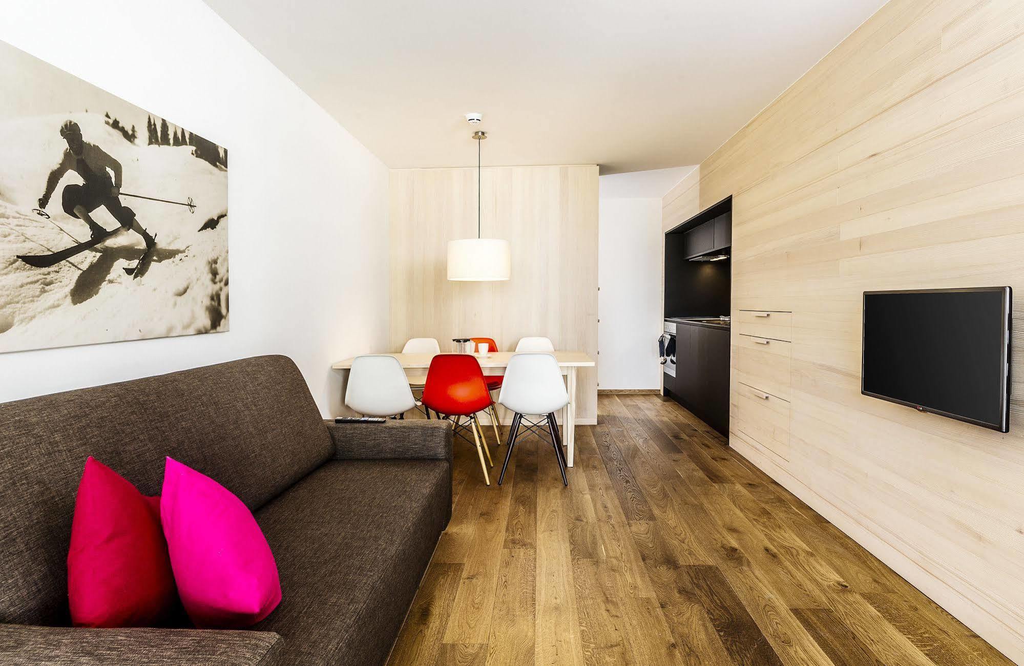 Alpen Select Apartments Kleinwalsertal Мителберг Екстериор снимка