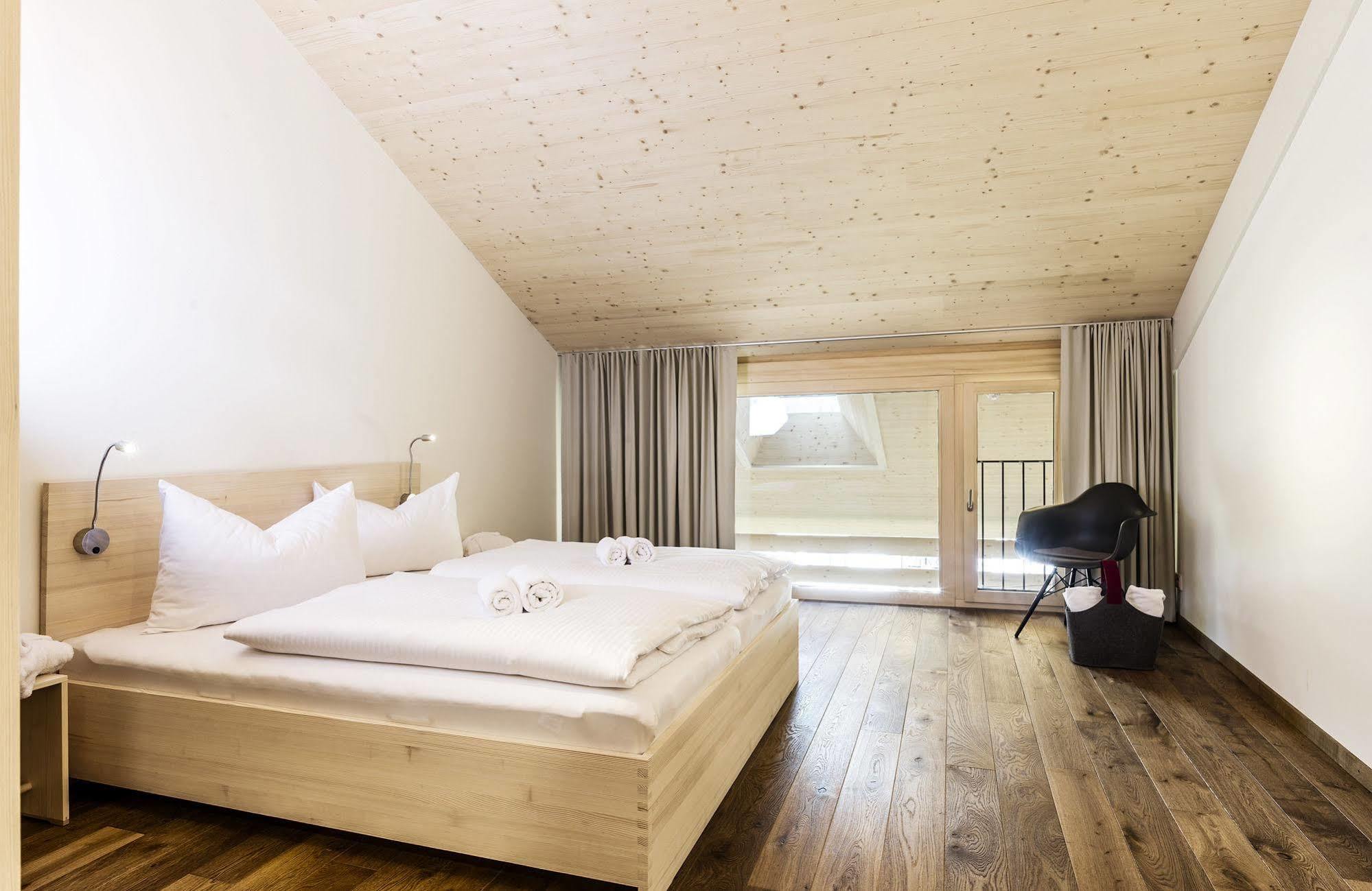 Alpen Select Apartments Kleinwalsertal Мителберг Екстериор снимка
