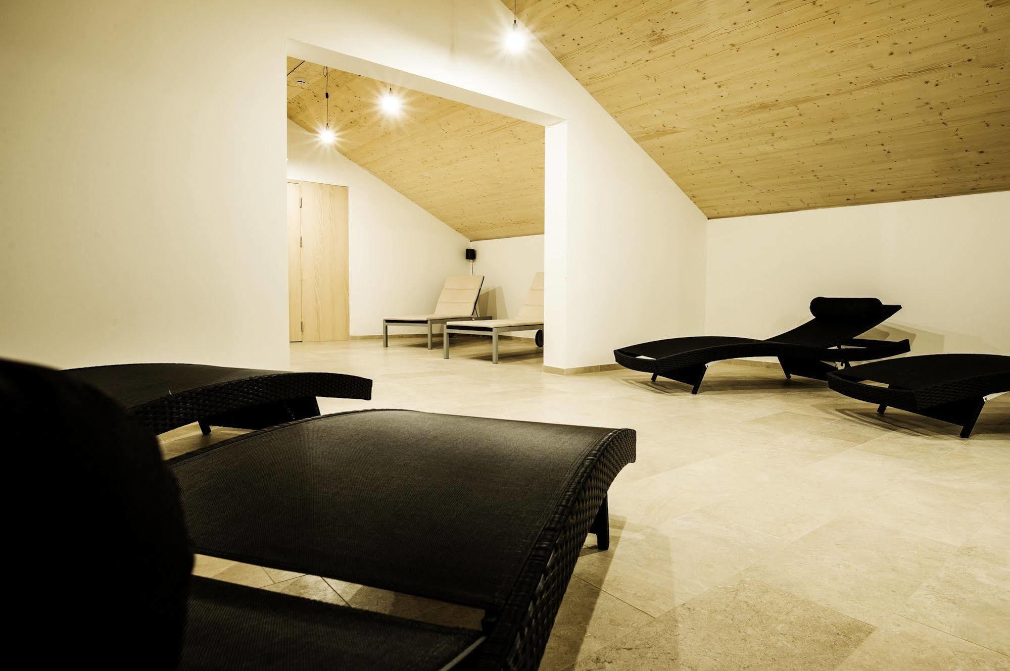 Alpen Select Apartments Kleinwalsertal Мителберг Екстериор снимка