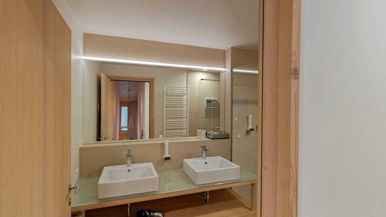 Alpen Select Apartments Kleinwalsertal Мителберг Екстериор снимка